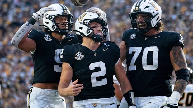 Texas Longhorns vs. Vanderbilt Commodores football game prediction 2025