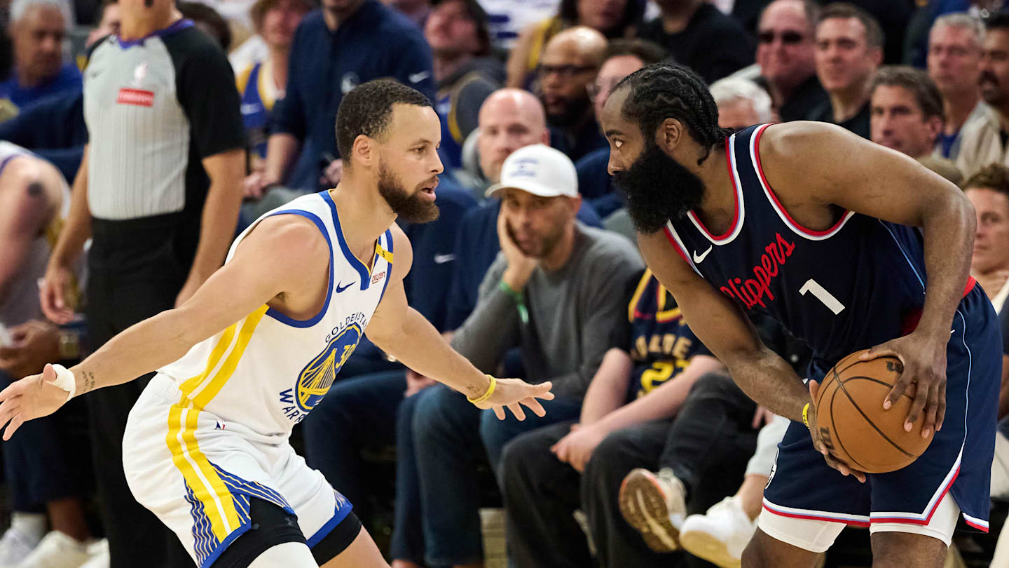 Curry-Harden Share Special Moment in Warriors' 98-79 Clippers Win
