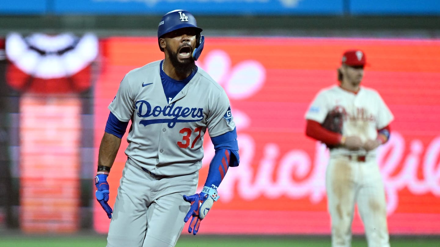 Dodgers Advance to NLDS Despite Teoscar Hernández Defensive Struggles