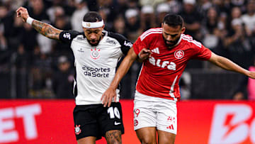 Memphis Depay é uma das baixas do Timão