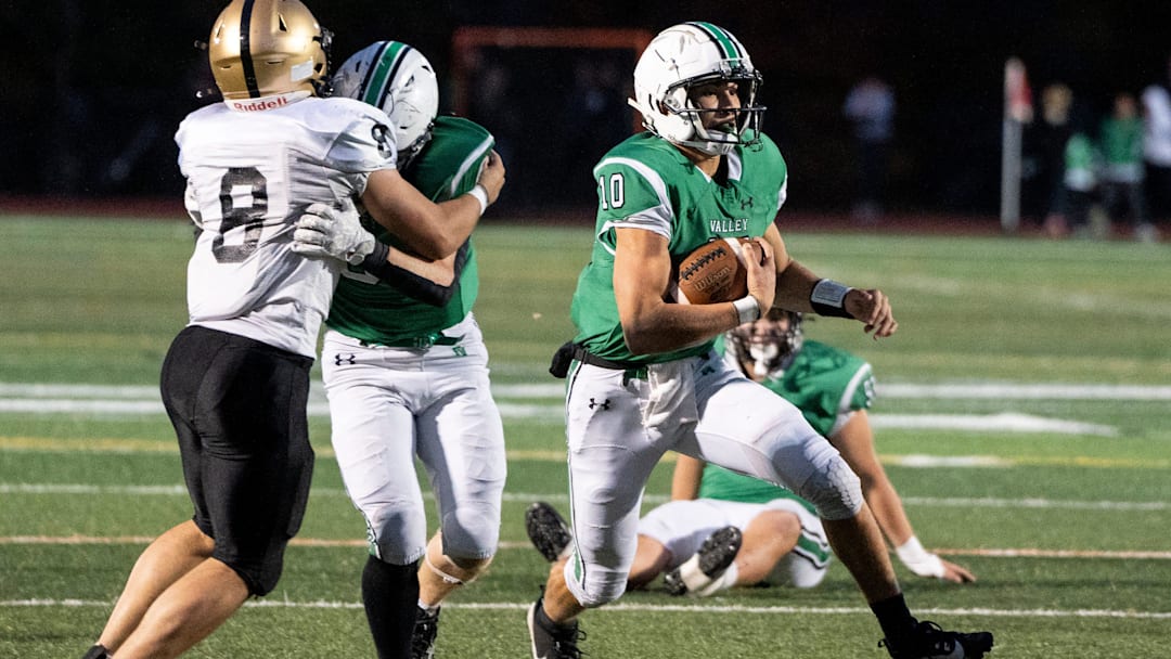 Pascack Valley football hosts River Dell, Friday, Oct. 18, 2024, Hillsdale, New Jersey. PV #10 Adam Shaw.