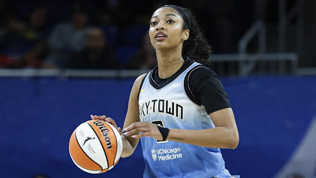 Sept. 3, 2025; Chicago Sky v. Connecticut Sun. Mandatory Credit: Kamil Krzaczynski-Imagn Images