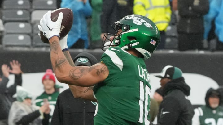 East Rutherford, NJ     December 3, 2023 -- Allen Lazard of the Jets during pre game warm ups. Lazard did not dress to play last week. The Atlanta Falcons and the NY Jets play at MetLife Stadium on December 3, 2023 in East Rutherford, NJ.