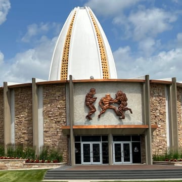 The Pro Football Hall of Fame in Canton features a museum, and is also surrounded by the Hall of Fame Village development and entertainment campus, which features restaurants, a brewery, football stadium, sports dome, practice fields and a water park that is under construction.