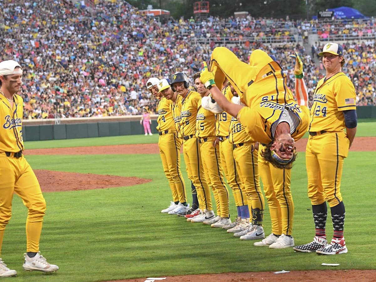 サバンナ　バナナズ　ヘッドバンド Bananas EvoShield Headband - Yellow – Banana Ball