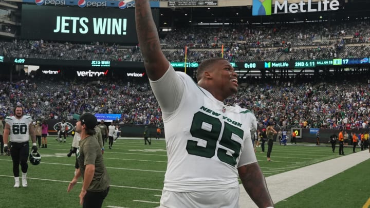 At the end of the game Quinnen Williams of the Jets of the Jets celebrates a 20-17 win.