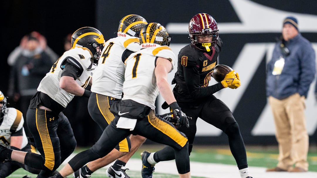 Glassboro Xavier Sabb during the NJSIAA Group 1 championship game against Cedar Grove at MetLife Stadium, East Rutherford, NJ. Glassboro Xavier Sabb during the NJSIAA Group 1 championship game against Cedar Grove at MetLife Stadium, East Rutherford, NJ.