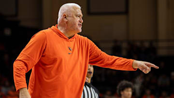 Oregon State head coach Wayne Tinkle 