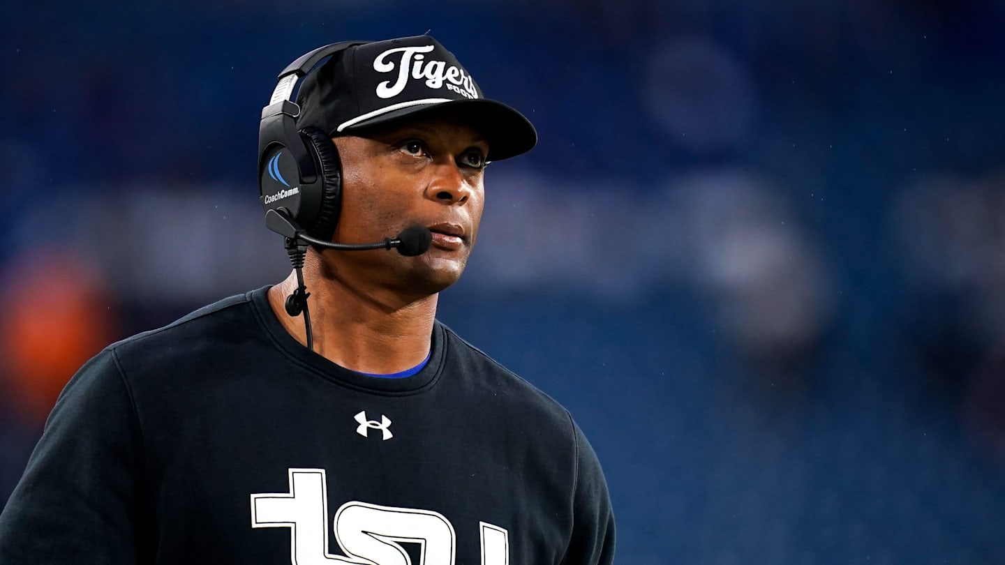 Tennessee State’s Eddie George Set To Interview For Chicago Bears Head Coach Position