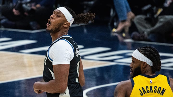 Turner (left) heard boos from the crowd in his return to Indiana, where he spent the first 10 seasons of his career. Turner (left) heard boos from the crowd in his return to Indiana, where he spent the first 10 seasons of his career.