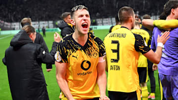 Nico Schlotterbeck jubelt nach dem Sieg im DFB-Pokal  Nico Schlotterbeck jubelt nach dem Sieg im DFB-Pokal