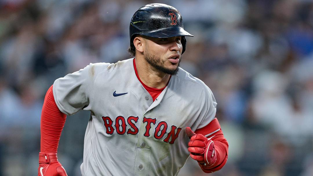Jun 5, 2026; Bronx, New York, USA; Boston Red Sox first baseman Willson Contreras (40) hits a two run home run during the fifth inning against the New York Yankees at Yankee Stadium. Mandatory Credit: Vincent Carchietta-Imagn Images
