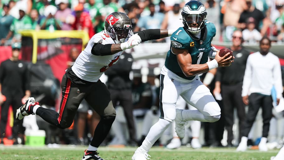 Buccaneers outside linebacker Haason Reddick