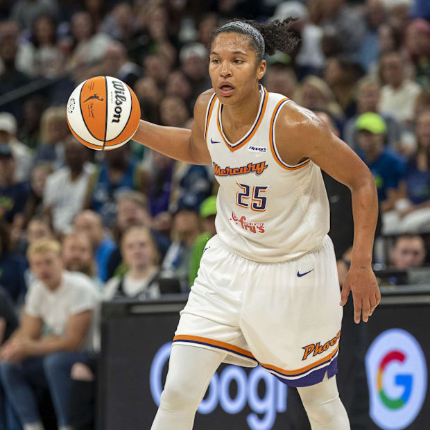 Phoenix Mercury forward Alyssa Thomas