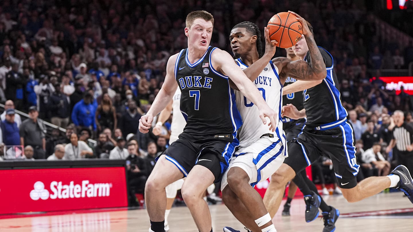 AP Poll disrespects Kentucky basketball as Duke jumps them in the rankings