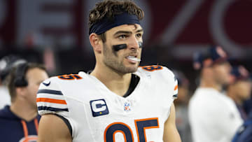 Chicago Bears tight end Cole Kmet (85) against the Arizona Cardinals at State Farm Stadium.