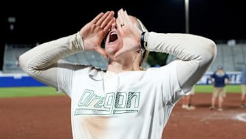 Multiple Oregon softball players appeared on ESPN's 'College GameDay' Saturday morning with the perfect sign.