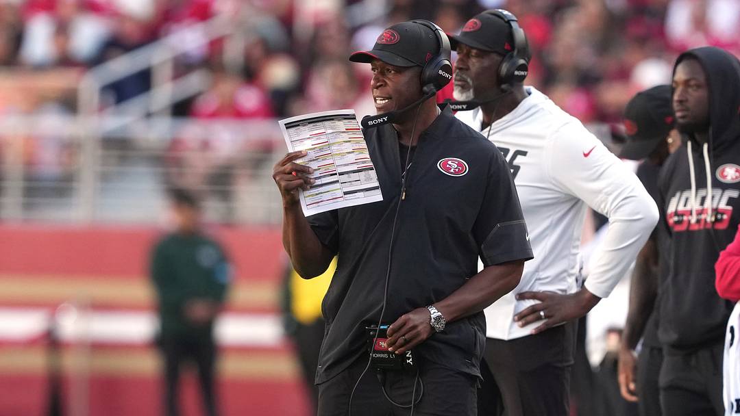 Sep 27, 2026; Santa Clara, California, USA; San Francisco 49ers defensive coordinator Raheem Morris during the fourth quarter against the Arizona Cardinals at Levi's Stadium. Mandatory Credit: Darren Yamashita-Imagn Images