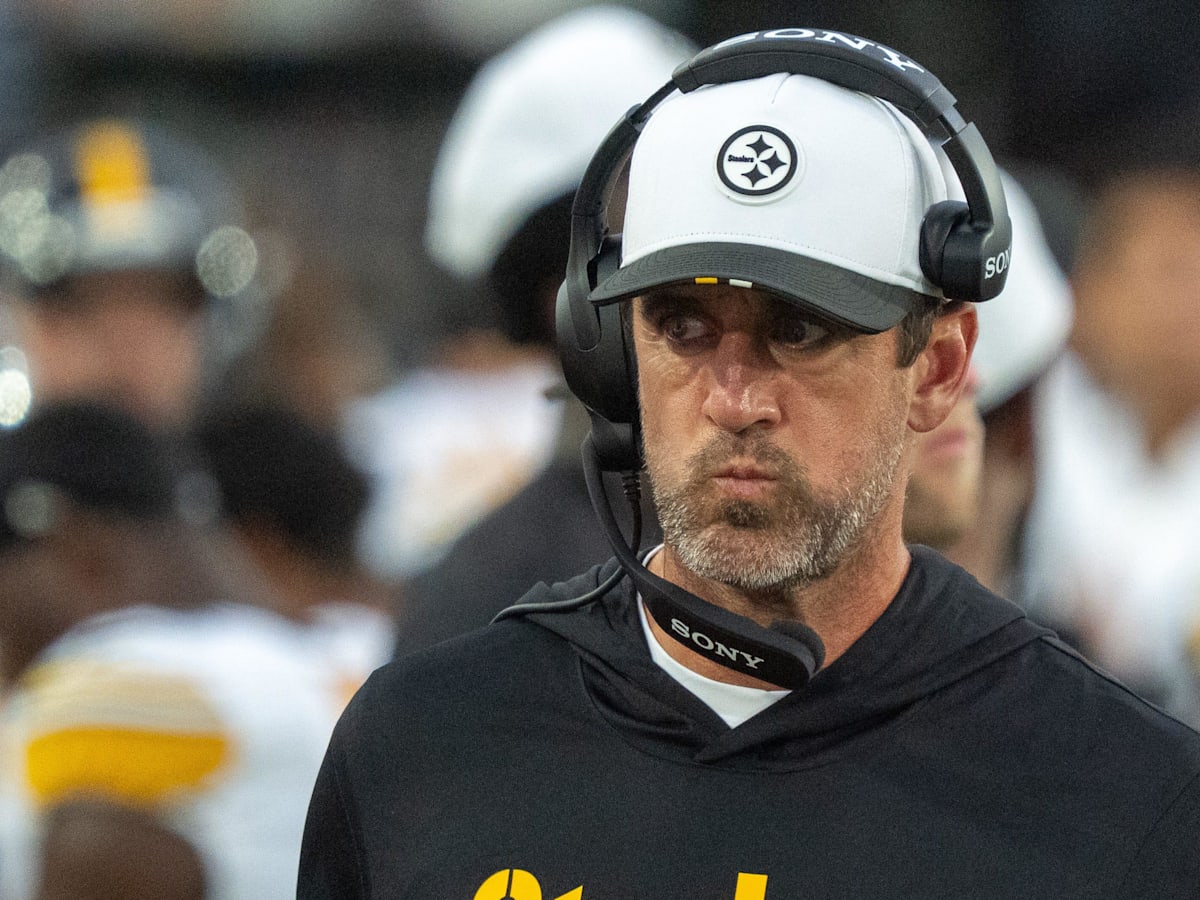 Breaking: Aaron Rodgers injured in final practice of training camp, Steelers management holds emergency meeting, issues latest statement...vannguyen
