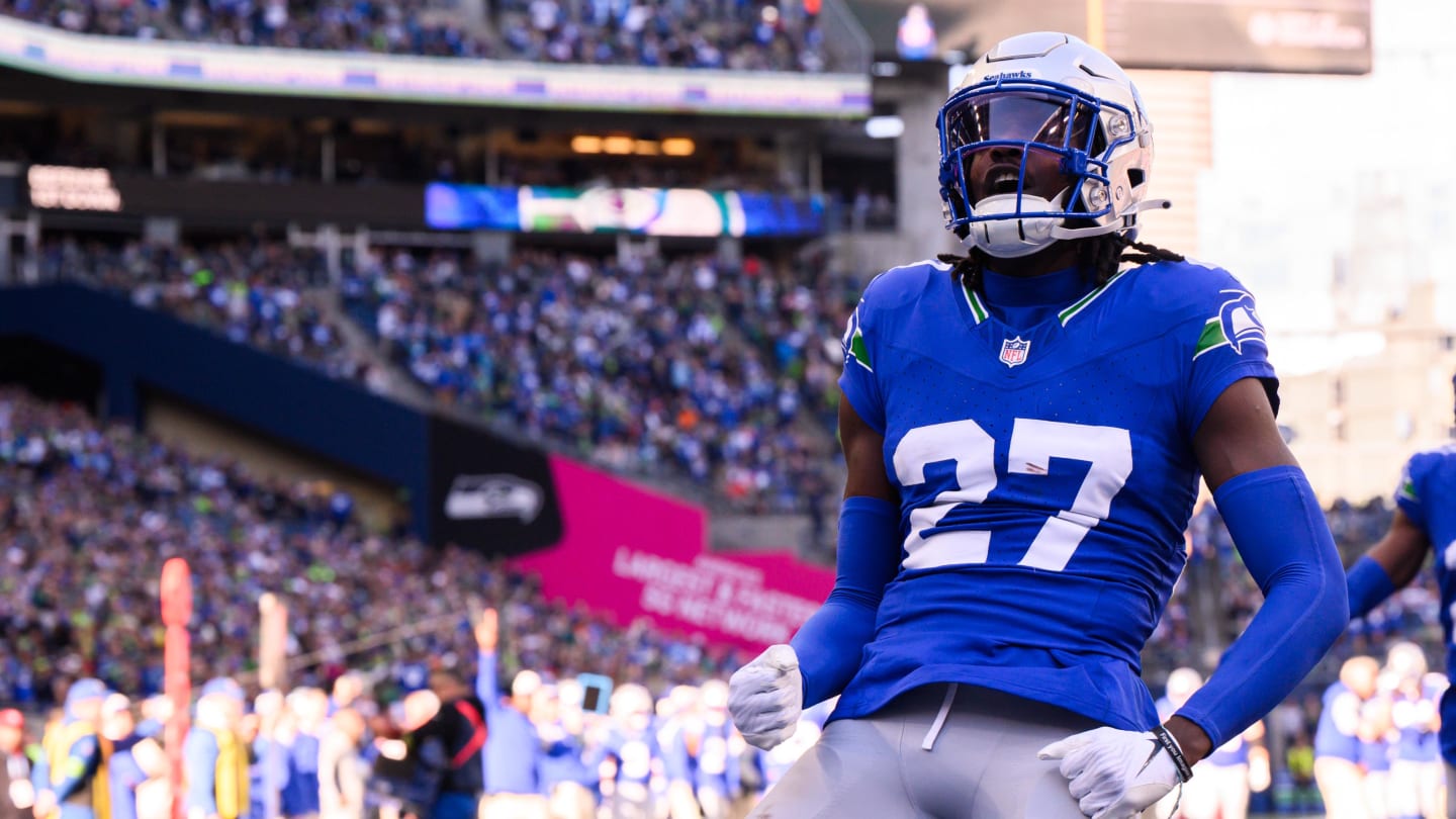 Seahawks to Wear Throwback Uniforms in Season Opener