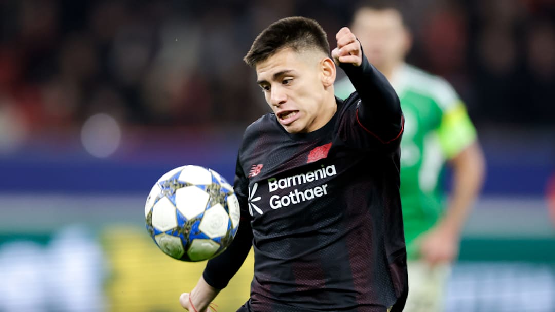 Claudio Echeverri ist für Bayer Leverkusen nur selten am Ball