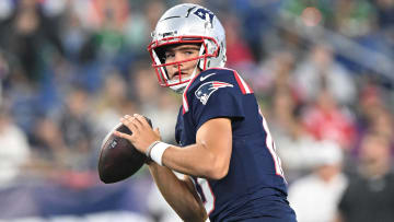 Aug 15, 2024; Foxborough, Massachusetts, USA; New England Patriots quarterback Drake Maye (10) looks to throw against the Philadelphia Eagles during the first half at Gillette Stadium. Mandatory Credit: Brian Fluharty-USA TODAY Sports