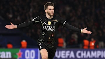 Khvicha Kvaratskhelia - Paris Saint-Germain Khvicha Kvaratskhelia - Paris Saint-Germain