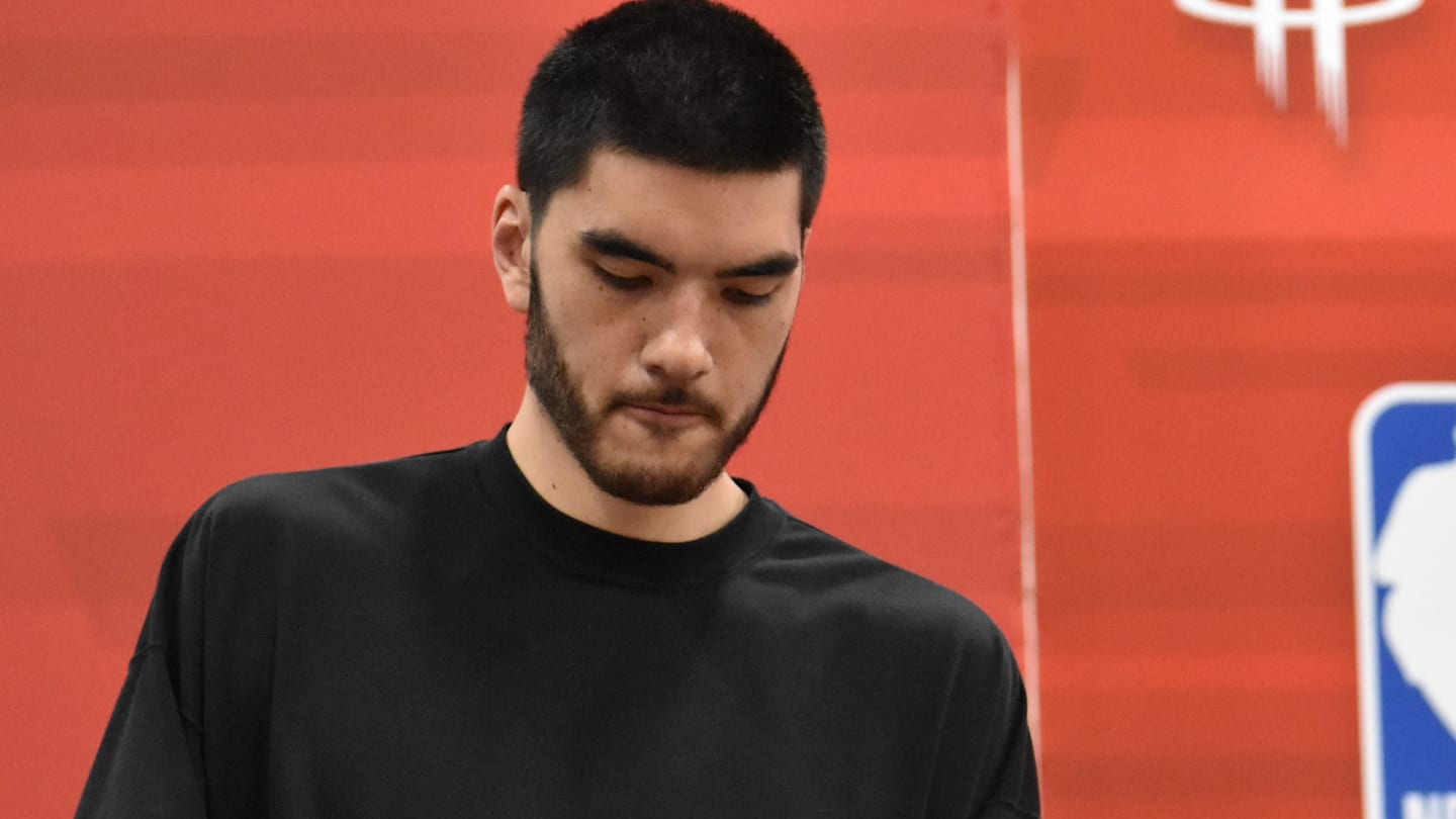 LOOK: Zach Edey Reps Purdue Gear During NBA Summer League Action