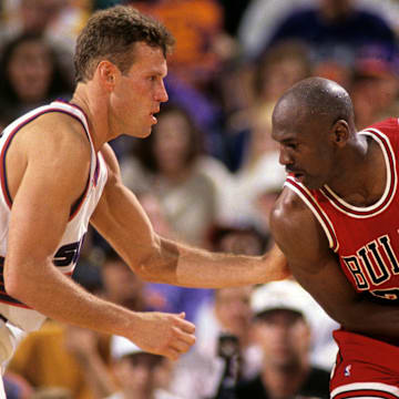 Michael Jordan looks to drive on Dan Majerle during the 1993 NBA Finals.