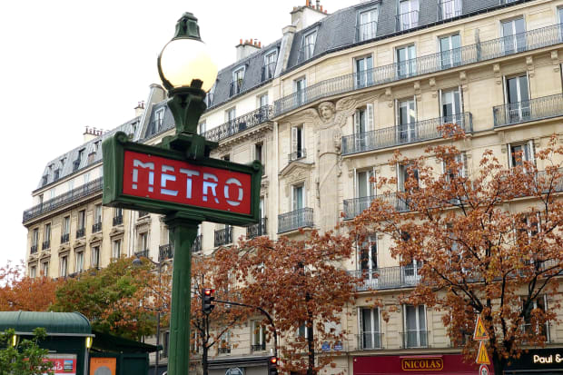Taking the metro to the Porte d'Auteuil stop is one of the easiest ways to get to Roland Garros. 