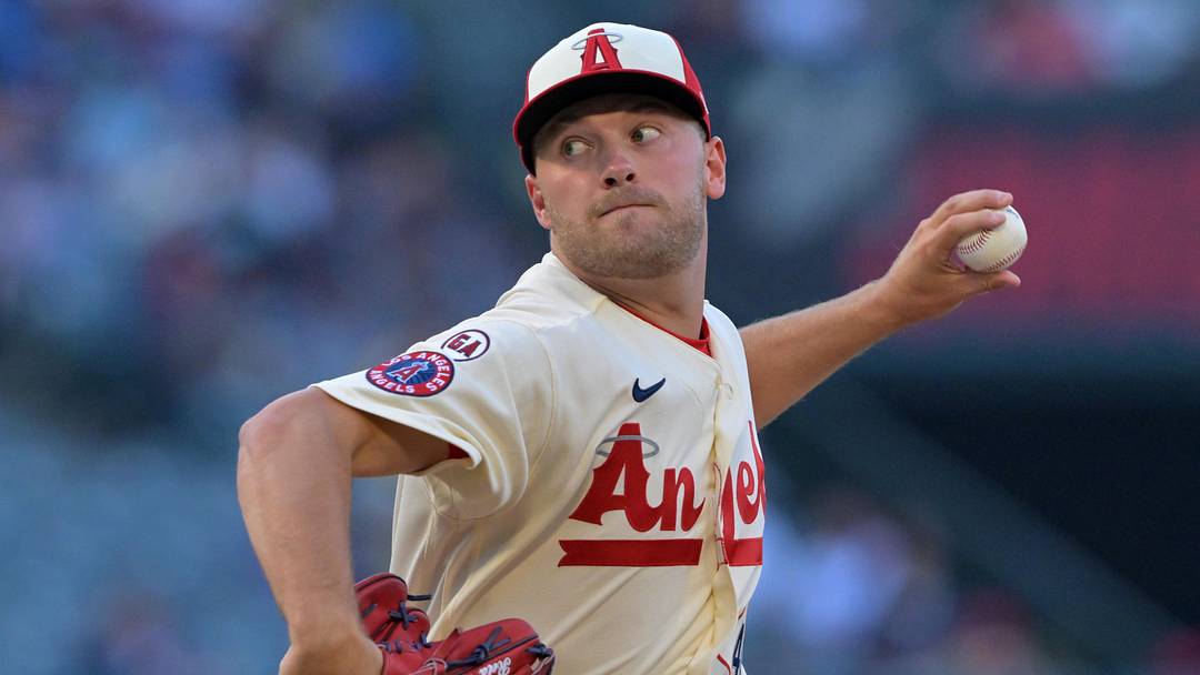 Los Angeles Angels starting pitcher Reid Detmers (48) delivers Los Angeles Angels starting pitcher Reid Detmers (48) delivers