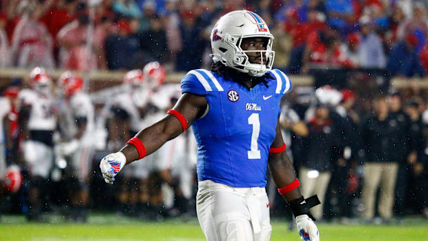 Mississippi Rebels defensive lineman Princely Umanmielen 