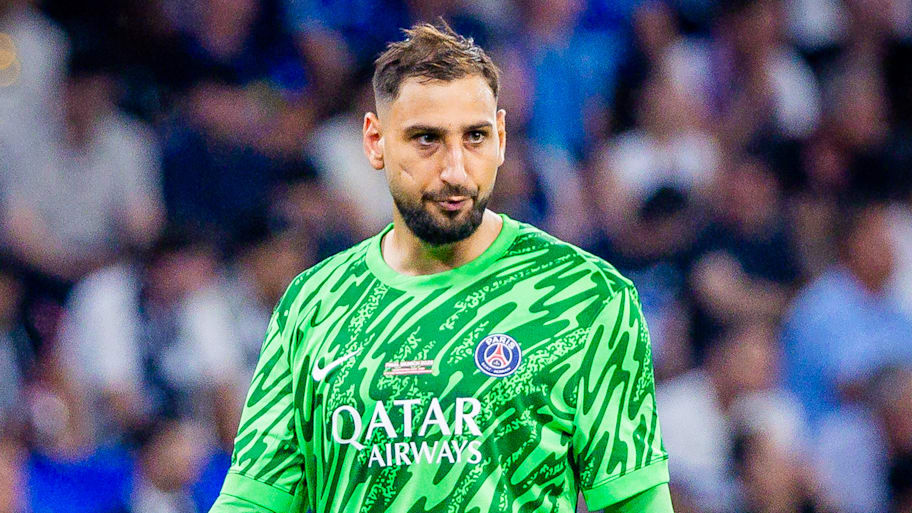 Gianluigi Donnarumma is on his way out of the French capital. | IMAGO/Branislav Racko