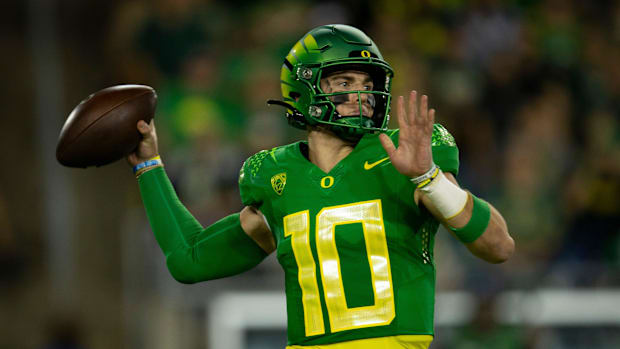 Oregon quarterback Bo Nix throws out a pass during the first half as the No. 13 Oregon Ducks take on the Stanford Cardinal Sa