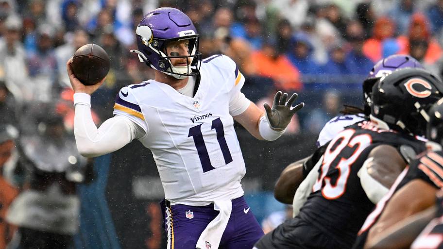 Minnesota Vikings quarterback Carson Wentz