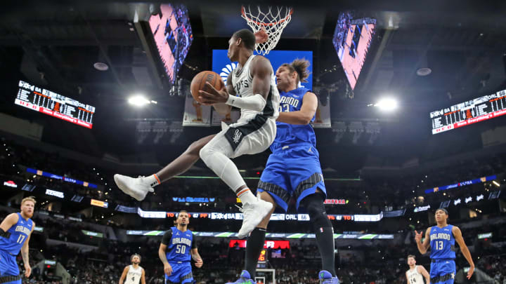 Lonnie Walker, Robin Lopez