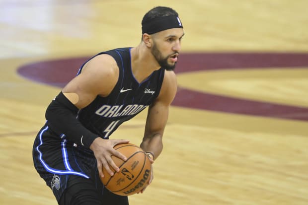 Orlando Magic guard Jalen Suggs (4) looks to pass.