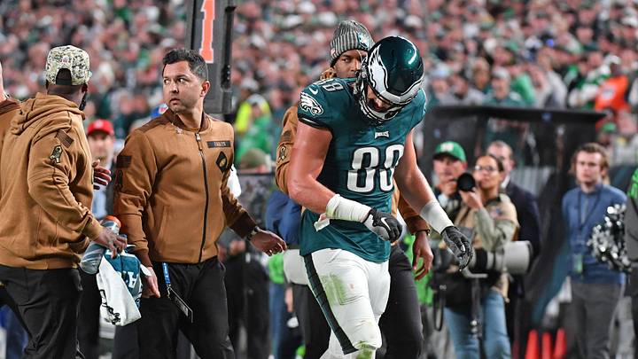 Nov 5, 2023; Philadelphia, Pennsylvania, USA; Philadelphia Eagles tight end Dallas Goedert (88) walks off the field after injuring his forearm against the Dallas Cowboys during the third quarter at Lincoln Financial Field. Mandatory Credit: Eric Hartline-Imagn Images