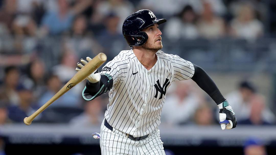 May 18, 2026; Bronx, New York, USA; New York Yankees center fielder Cody Bellinger (35) tosses his bat as he watches his two run home run against the Toronto Blue Jays during the seventh inning at Yankee Stadium. Mandatory Credit: Brad Penner-Imagn Images May 18, 2026; Bronx, New York, USA; New York Yankees center fielder Cody Bellinger (35) tosses his bat as he watches his two run home run against the Toronto Blue Jays during the seventh inning at Yankee Stadium. Mandatory Credit: Brad Penner-Imagn Images