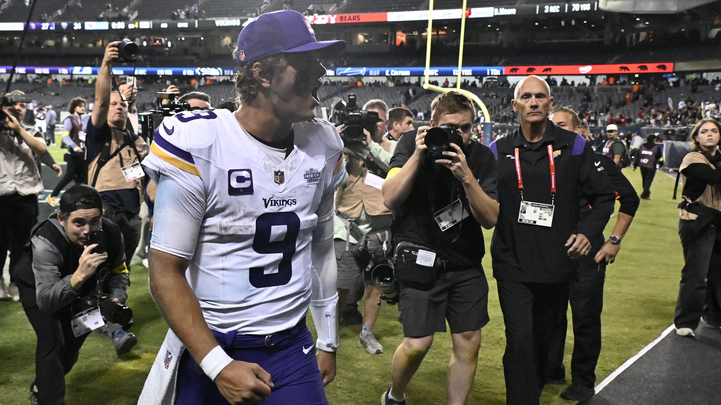 Tuesday Roundup: Vikings spoil new Bears era, Giants QB drama, and more