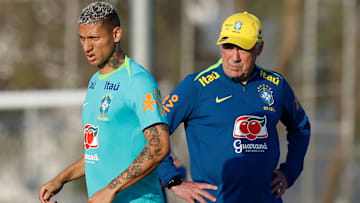 Técnico esboçou equipe para estreia nesta terça-feira