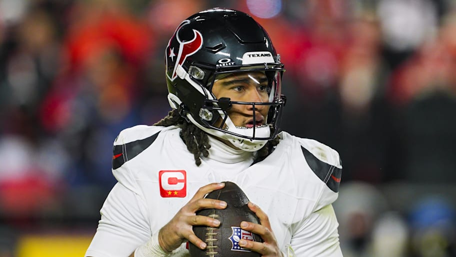 Houston Texans quarterback C.J. Stroud looks to throw a pass. | Jay Biggerstaff-Imagn Images