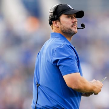 Memphis head coach Ryan Silverfield looks to the scoreboard during the game between Memphis and Boise State