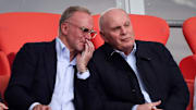 Karl-Heinz Rummenigge mit Uli Hoeneß im Stadion
