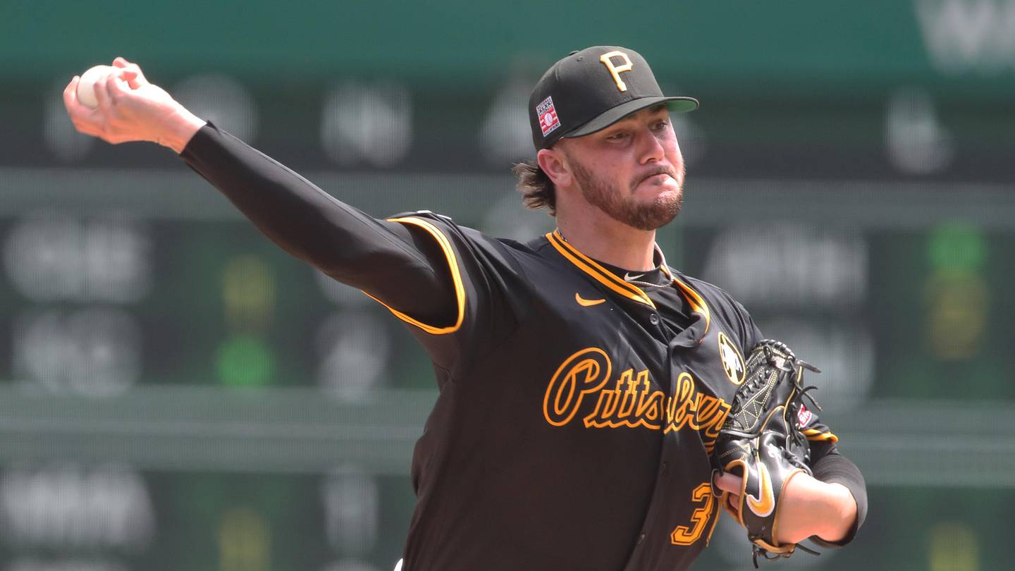 Paul Skenes pitching for Pirates