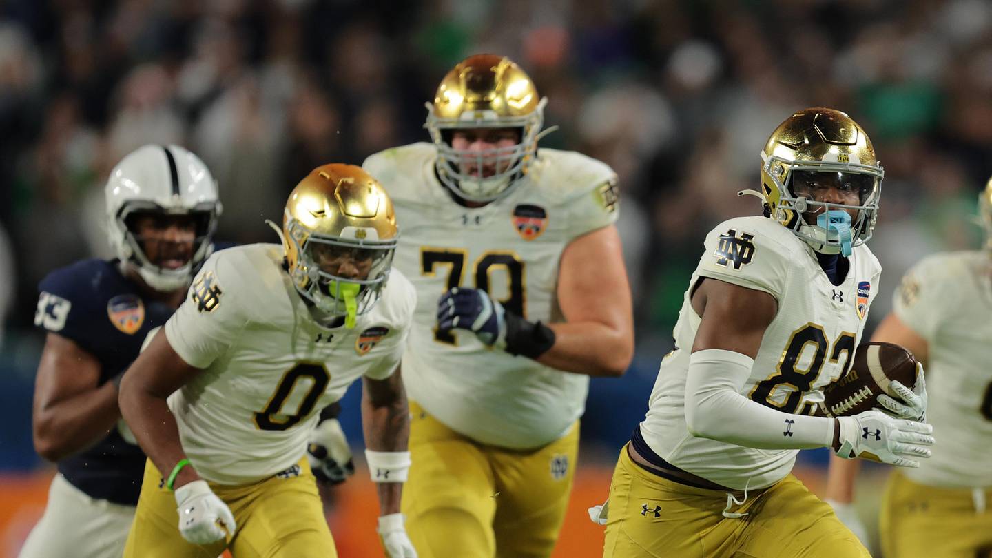 Notre Dame Football Loses Experienced WR Duo to Transfer Portal