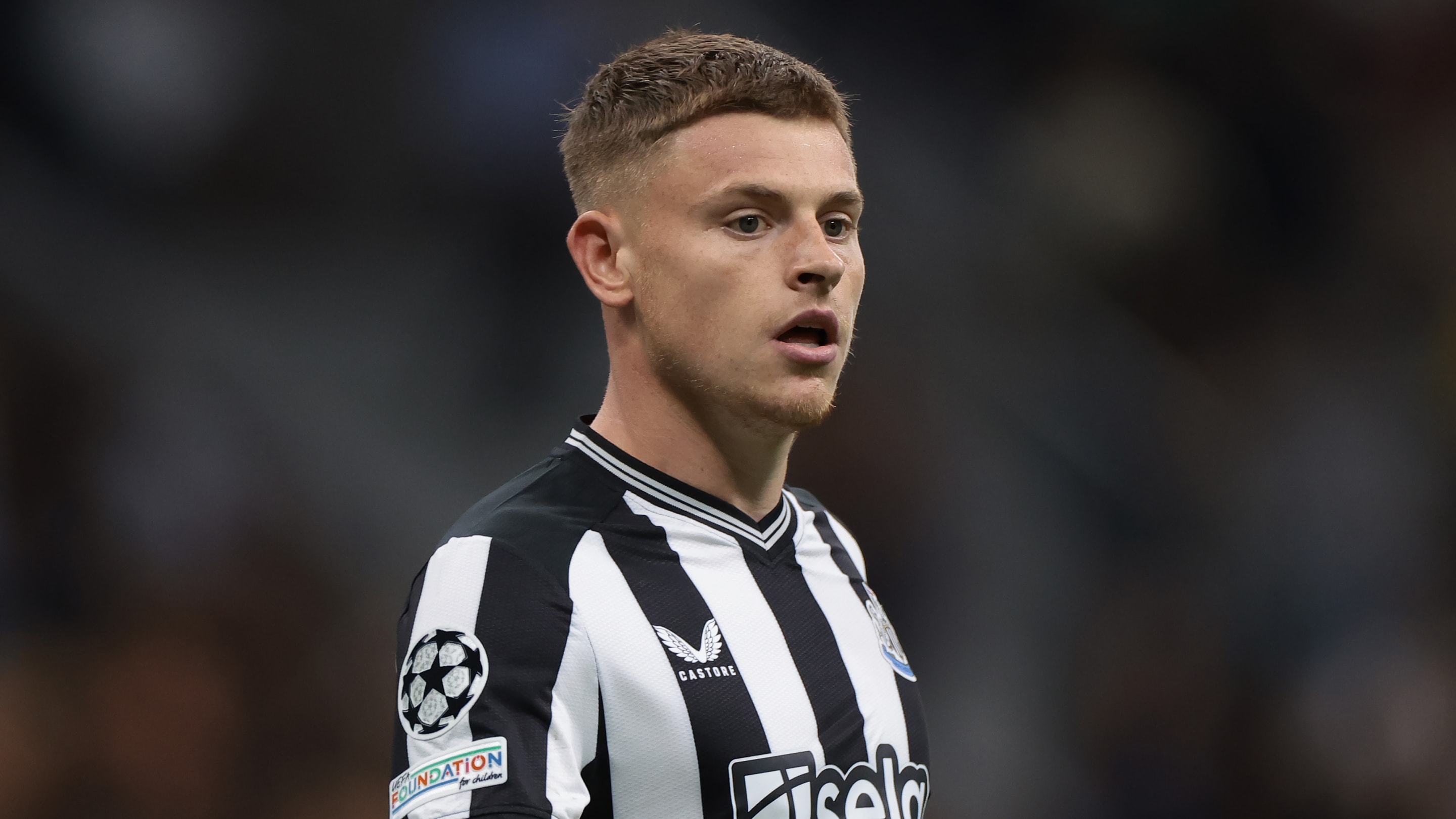 Newcastle fear Harvey Barnes could be out until 2024