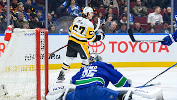 Pittsburgh Penguins v Vancouver Canucks