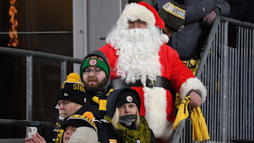 Pittsburgh Steelers, Santa Claus