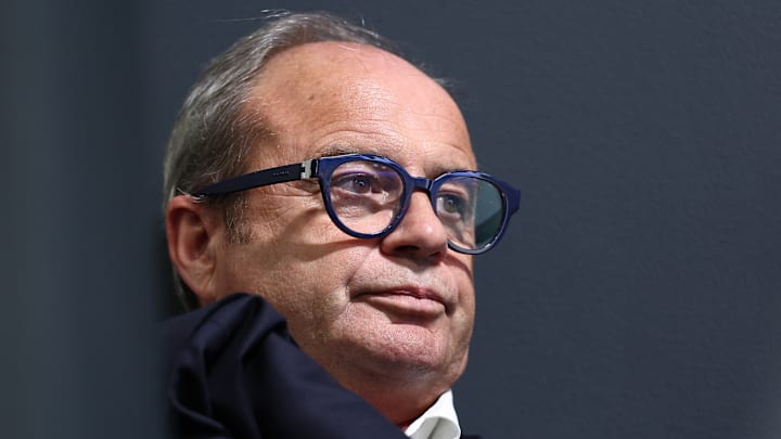 Le PSG se lance à l'assaut d'un défenseur de Premier League. Le PSG se lance à l'assaut d'un défenseur de Premier League.